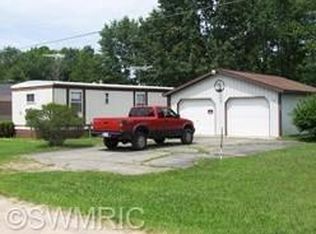 4936 Airstrip Dr, Barryton, MI 49305