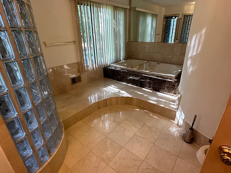 6739 Arlington Dr — Photo 26