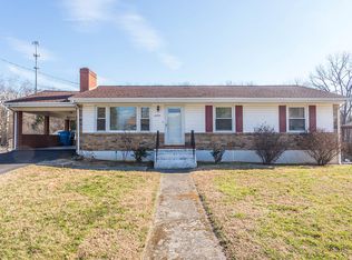 2053 Meadowbrook Rd NW, Roanoke, VA 24017