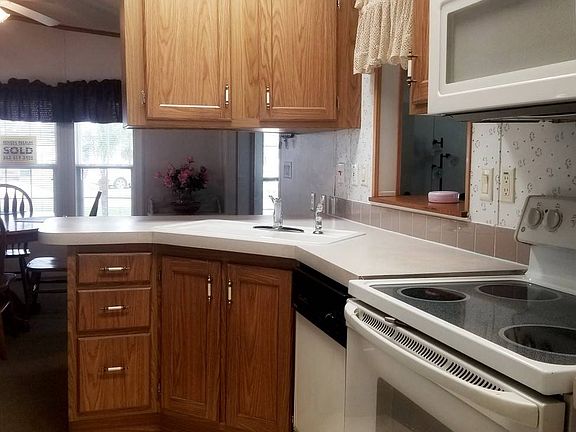 4th image of 5601 Cypress Gardens Rd #18-A