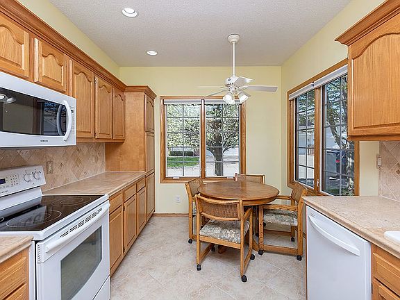 3rd image of 6029 Cottage Dr