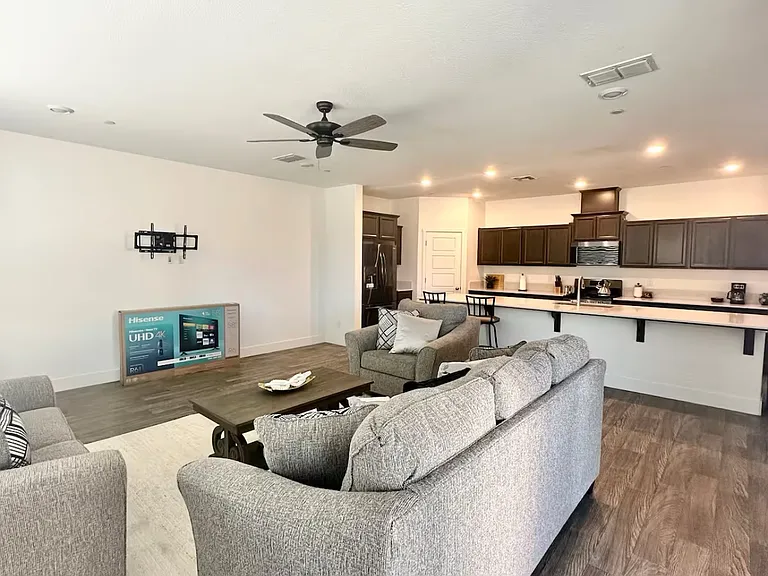 2437 Explorador Dr — Photo 3
