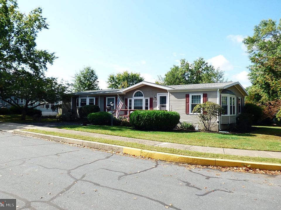 1st image of 689 Mimosa Ct