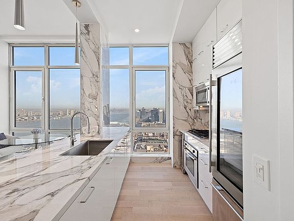 3rd image of 635 W 42nd St APT 45E