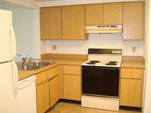 3rd image of 8822 NW 48th St