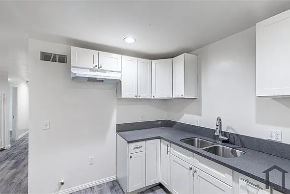 1757 W Century Blvd #B — Photo 5