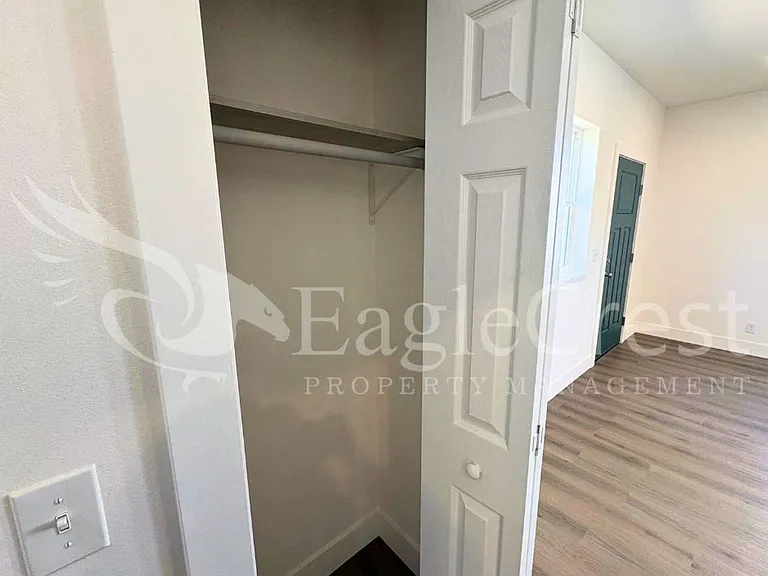 420 Ankeny St — Photo 30