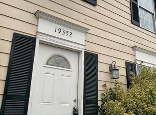 19352 Sandy Lake Dr, Gaithersburg, MD 20879