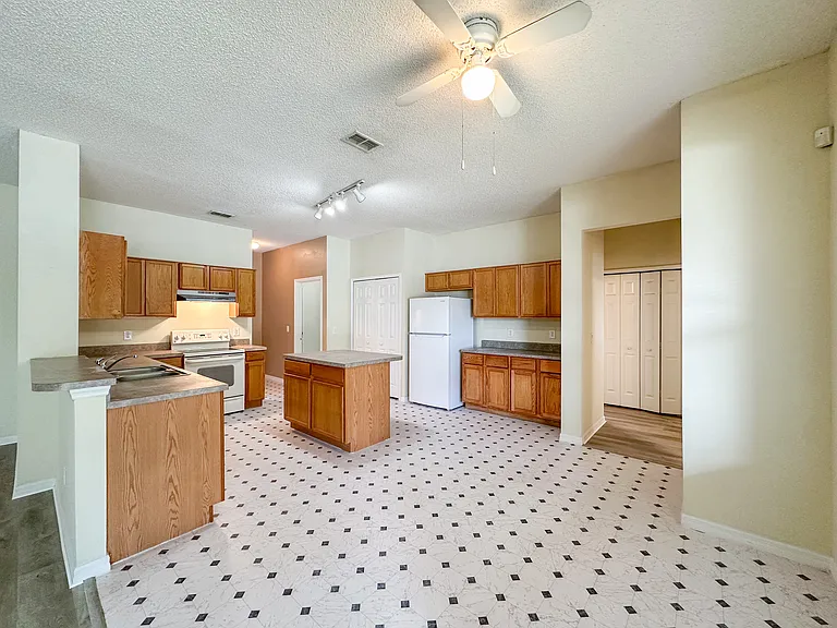 2776 Cabernet Cir — Photo 12