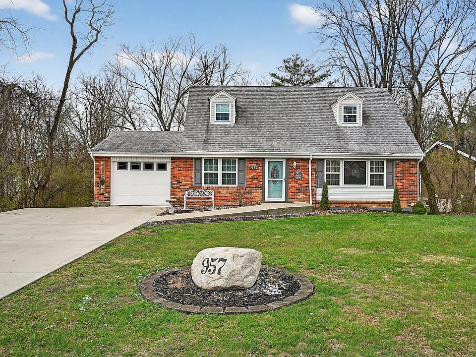 1st image of 957 Greentree Rd