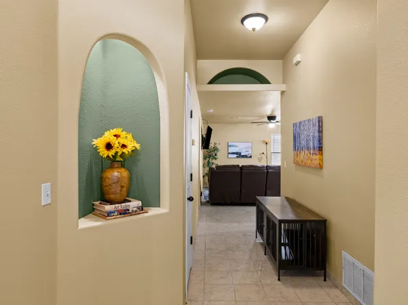 1303 Fountain Loop, Las Cruces, NM 88007