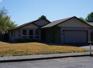 230 SW Poplar Ct, McMinnville, OR