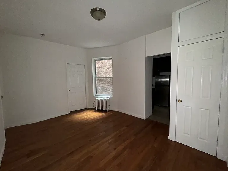 451 W 44th St #23 — Photo 3