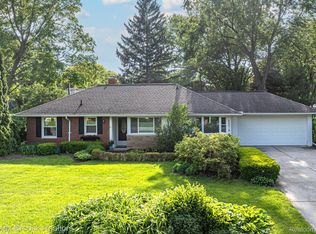 2276 Lancaster Rd, Bloomfield Hills, MI 48302