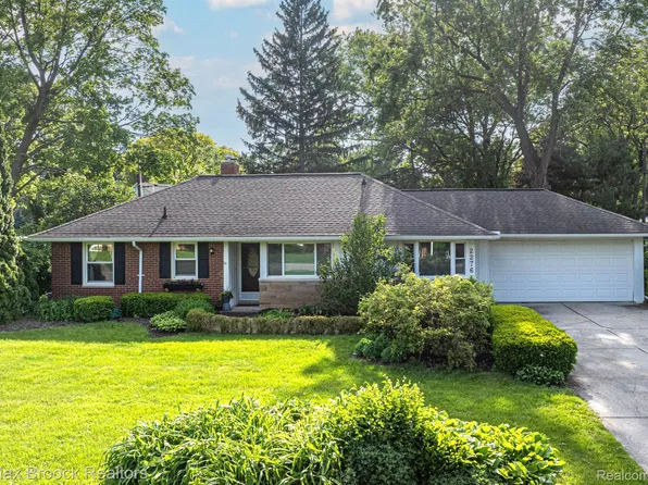 2276 Lancaster Rd, Bloomfield Hills, MI 48302