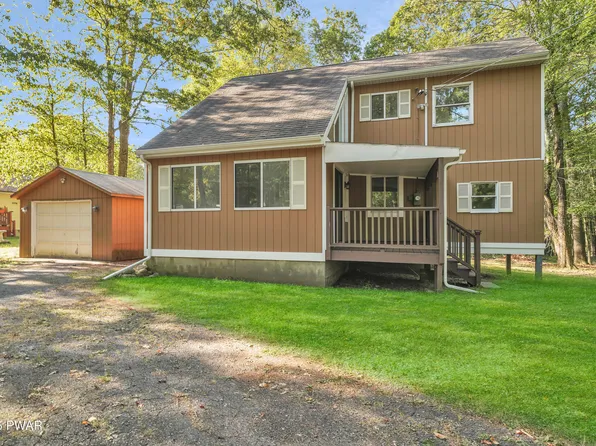 102 Brownstone Dr, Milford, PA 18337