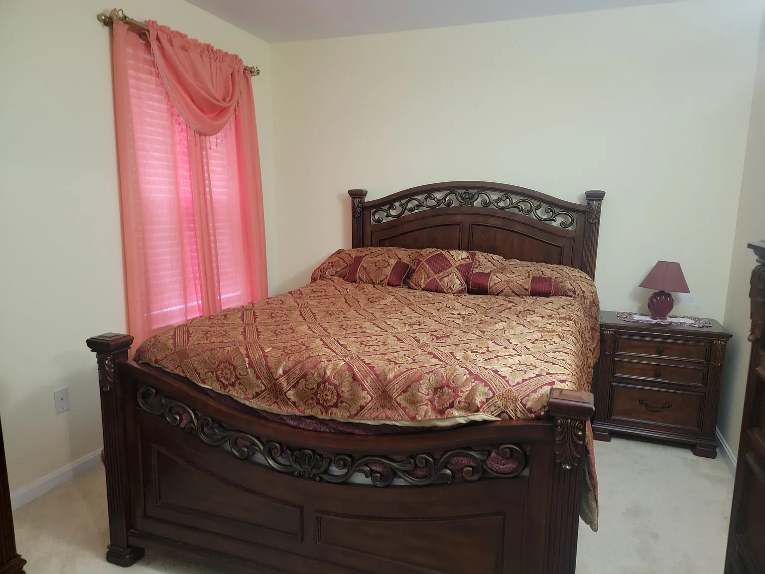 1 bed, 2250 sqft, $1,100 — Photo 3