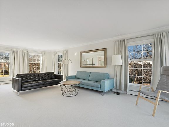 5th image of 729 Ambleside Dr