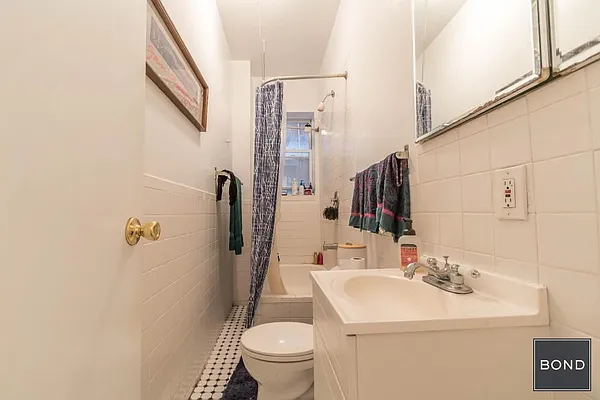 Rented by Bond New York | media 25