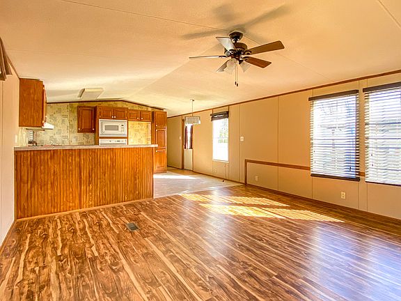 4th image of 120 Hickory Ln