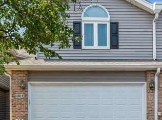 8300 Highpoint Cir UNIT B, Darien, IL