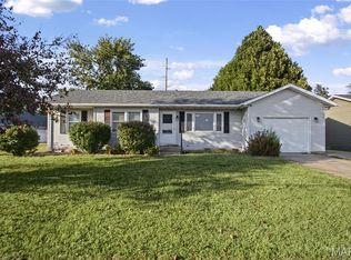 121 Essex St, Jerseyville, IL 62052