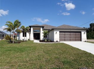 303 NE 13th Place Cpe, Coral, FL 33909