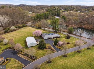 875 Locust Grove Rd, West Chester, PA 19382