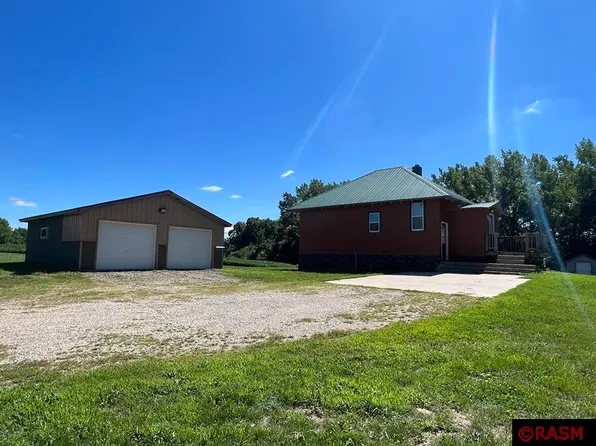 37910 85th St, Blue Earth, MN 56013