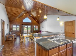 N8115 Castaway Dr, New Lisbon, WI 53950