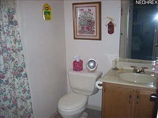 3rd image of 989 Elizabeth Ct