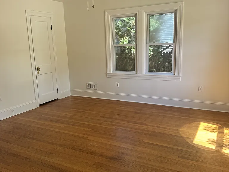 1014 Evergreen Ave — Photo 4