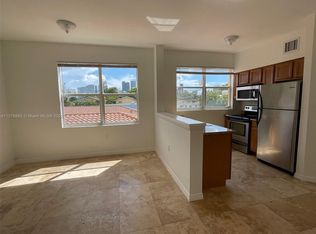 953 SW 10th St APT 15, Miami, FL 33130