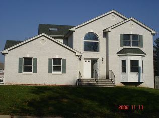 1 Maureen Ct, Edison, NJ 08820