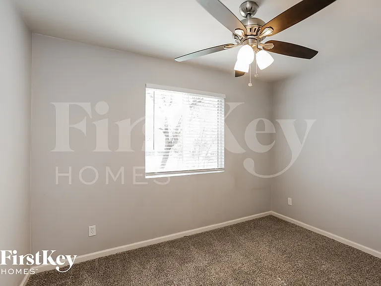 6008 S 45th Pl — Photo 10