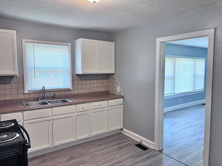 607 Martha Pl — Photo 10