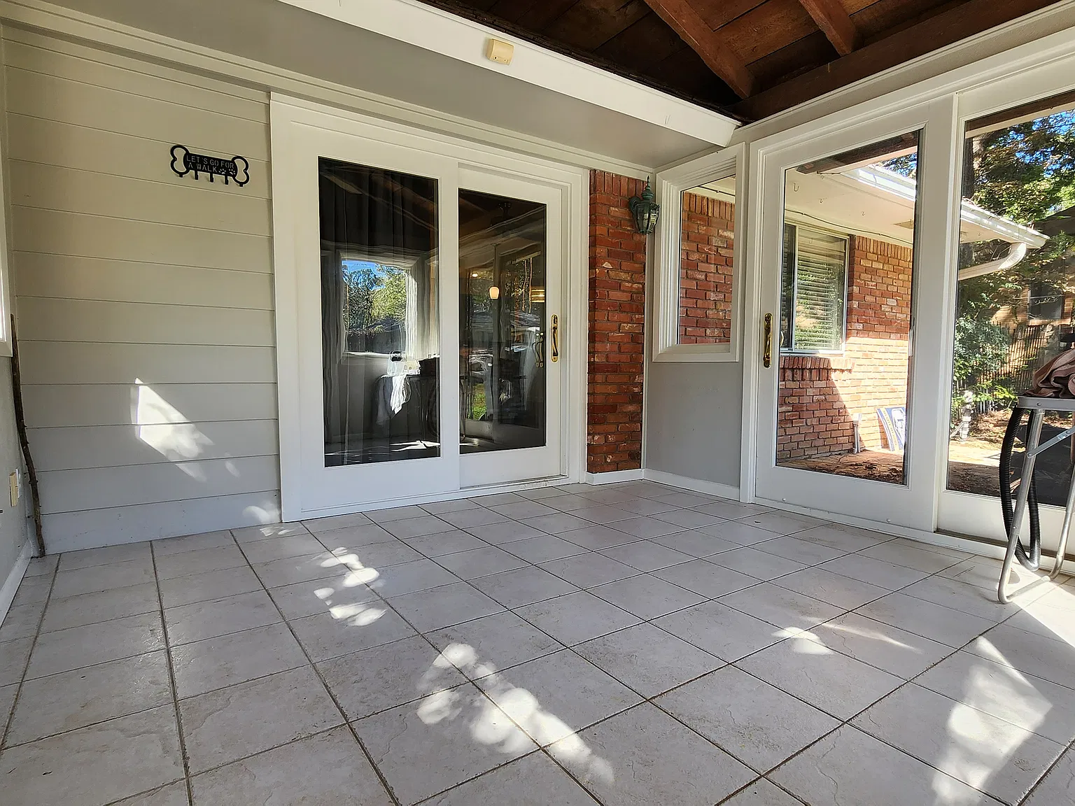 4 bed, 2300 sqft, $2,400 — Photo 4