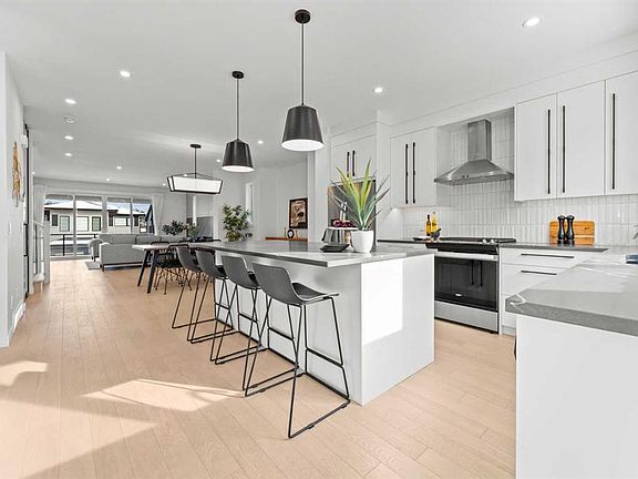 5th image of 60 E Timberline Way SW