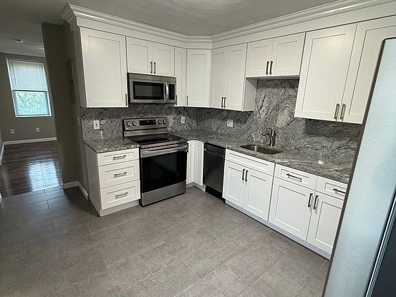 5th image of 119 Cottage St #3