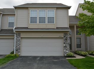 26647 Kirkway Dr, Woodhaven, MI 48183