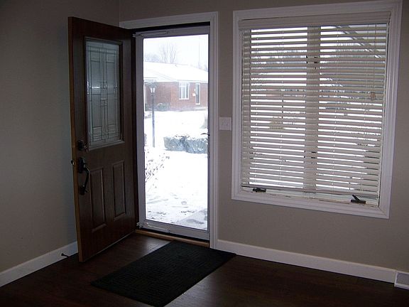 2nd image of 1 Carter Dr APT 1
