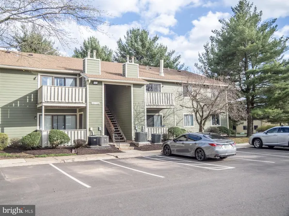 1204 Braxton Ct #1204, North Wales, PA 19454