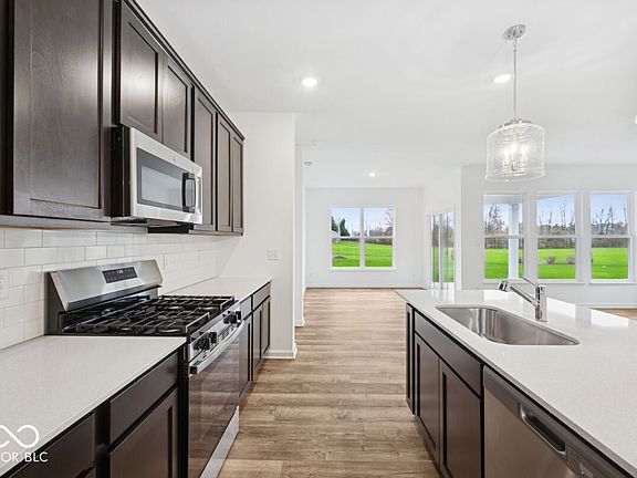 3rd image of 10617 Mangrove Dr