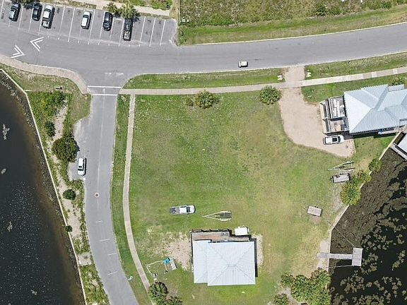 2nd image of Dockside Dr