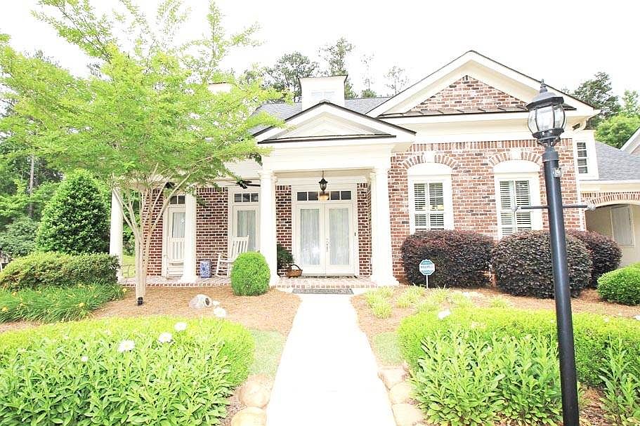 1st image of 34 Woodland Pl