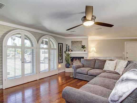 4th image of 1413 N Bel Air Dr