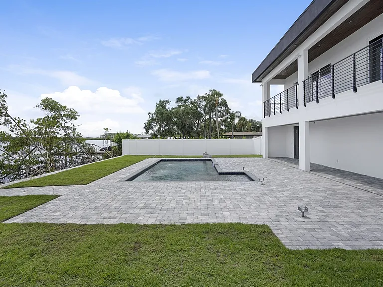 711 Tropical Dr — Photo 45