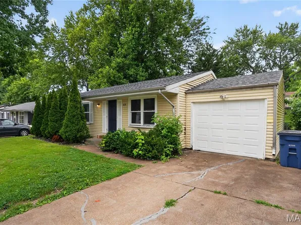 1818 Prior Dr, Saint Louis, MO 63136