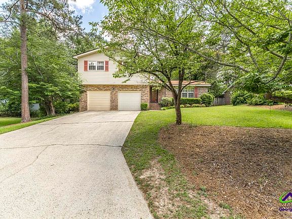 3rd image of 315 Donna Dr