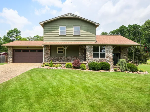 4 Manor Cir, Little Rock, AR 72210